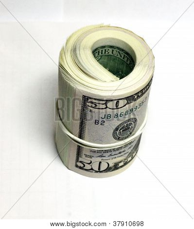 Beyaz arka plan üzerinde elli dolar ayırmak
