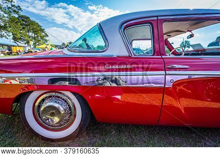 Savannah, Ga / Usa - April 21, 2018: 1955 Studebaker Commander At A Car Show In Savannah, Georgia.