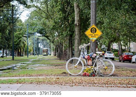 New Orleans, Louisiana/usa - 7/23/2020: White Bike Memorializing Bicyclist Killed At This Intersecti