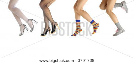 Quattro coppie di esecuzione delle gambe
