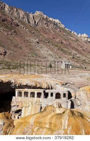 Puente Del Inca Old Spa