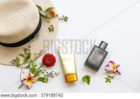 Sunscreen Spf50  Cosmetics Health Care For Skin Face With Hat ,perfume And  Flower Frangipani ,zinni