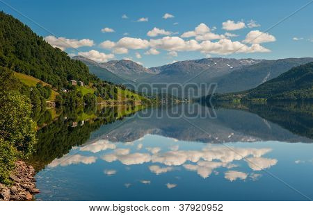Visning af Oppheimsvatnet, Voss, Norge
