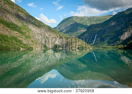 ดู Lustrafjorden นอร์เวย์