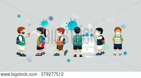 Students Prevent Covit-19 Infection By Wearing A Mask And Washing Their Hands With Alcohol Gel.