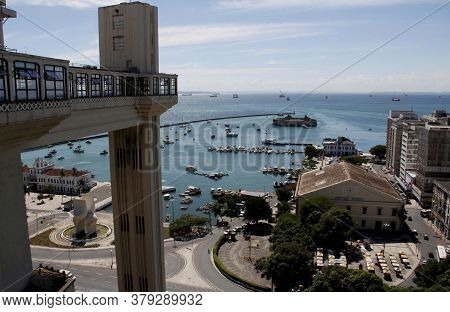 Salvador, Bahia / Brazil - May 23, 2015: Lacerda Elevator In The Historic Center Of The City Of Salv
