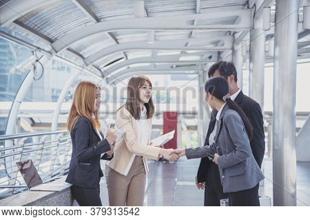 Team Business Partners Shaking Hands Together To Greeting Start Up New Project. Shakehand Teamwork P