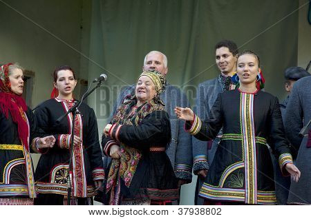 ロシアの民俗 Ansamble: lenok-