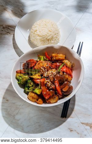 Chinese Shrimp With Mixed Sauteed Vegetables In A Brown Garlic Sauce