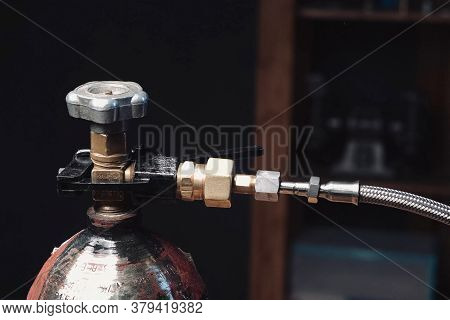 Fixing The Hose On The Gas Balloon. An Airtight Gas Hose.