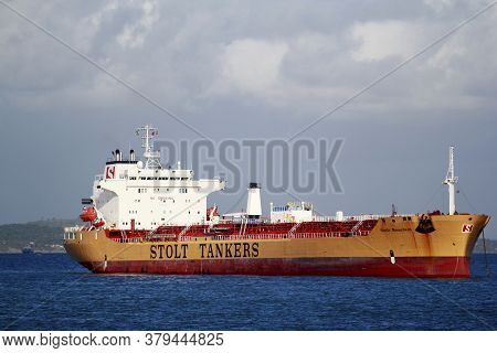 Salvador, Bahia / Brazil - November 3, 2014: Tanker Is Seen In The Waters Of Baia De Todos Os Santos