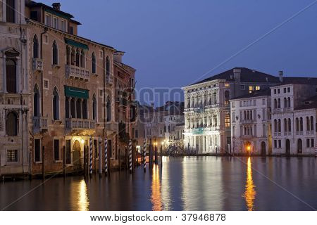 Canal Grande üzerinde gündoğumu