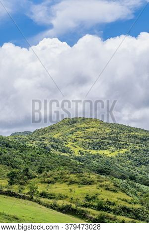 Beautiful Grassland, Prairie In Taoyuan Valley, Caoling Mountain Trail Passes Over The Peak Of Mt. W