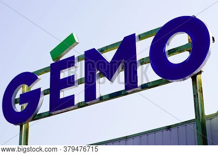 Bordeaux , Aquitaine / France - 07 30 2020 : Gémo Text And Logo Store Shoes Sign Shop Of Shoe Of Fre