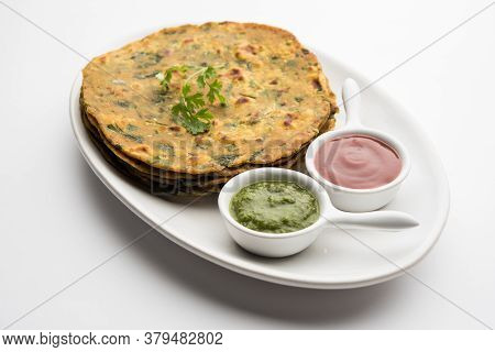 Palak Paratha Or Spinach Flatbread is A Popular Indian Breakfast Menu