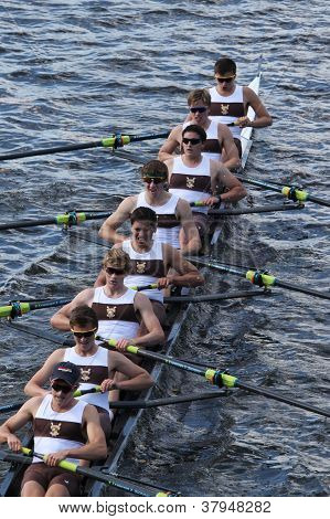 Gare di Brunswick scuola barca Club in testa di Charles Regatta