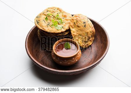 Palak Poori Or Spinach Puri Served With Chutney, Indian Food
