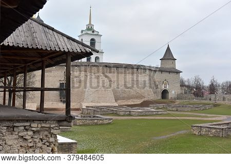 Russia, Pskov 28,11,2015 View Of Pskov Kremlin, Pskov Krom, An Ancient Citadel In Pskov Oblast, Russ
