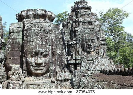 Le molte facce del tempio di Bayon - Angkor Thom, in Cambogia