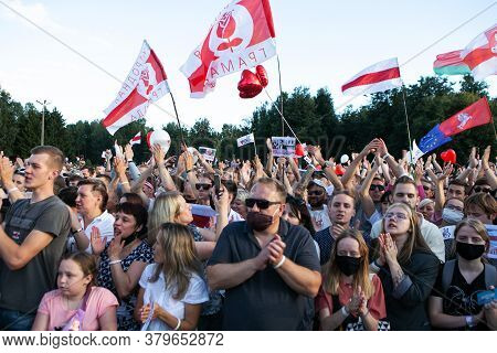 Minsk/belarus - July 30, 2020: Supporters Of Presidential Candidate Svetlana Tikhanovskaya At Her Ca