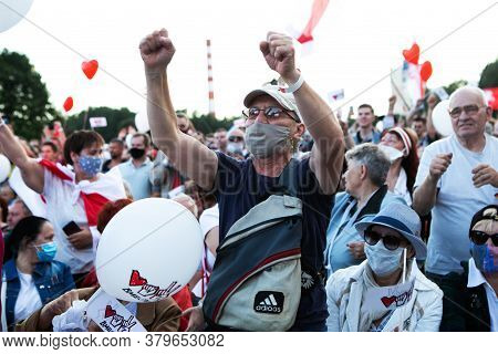 Minsk/belarus - July 30, 2020: Supporters Of Presidential Candidate Svetlana Tikhanovskaya At Her Ca