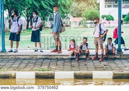 Kanchanaburi,thailand-july 2,2020:unidentified Elementary School Students Wear Face Mask To Prevent 
