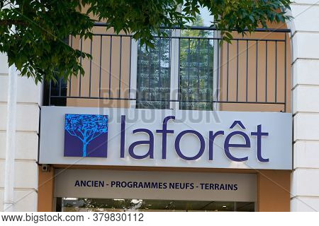 Bordeaux , Aquitaine / France - 08 04 2020 : Laforet Sign And Text Logo On Building Agency Of French