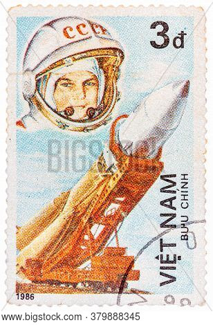 Vietnam - Circa 1986: Postage Stamp Printed In Vietnam Shows First Spaceman Yuri Gagarin, Series, Ci