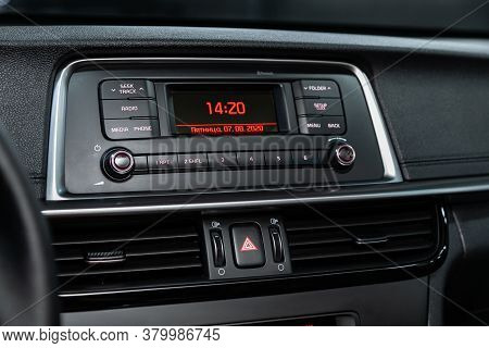 Novosibirsk/ Russia - August 01  2020: Kia Optima, 
Audio Stereo System, Control Panel And Cd In A M