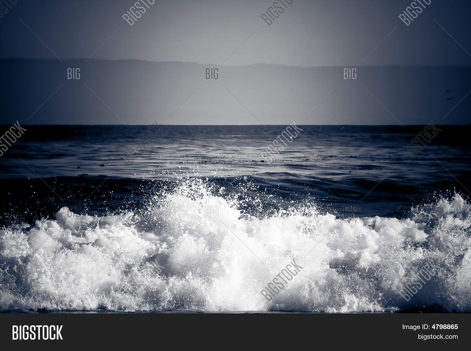 Dramatic Wave Crashing Image & Photo (Free Trial) | Bigstock