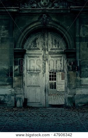 Haunted ovi