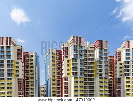 Apartamentos residenciales coloridos