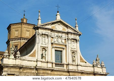 บาซิลิกาซานตามาเรียในปอร์โต Ravenna อิตาลี