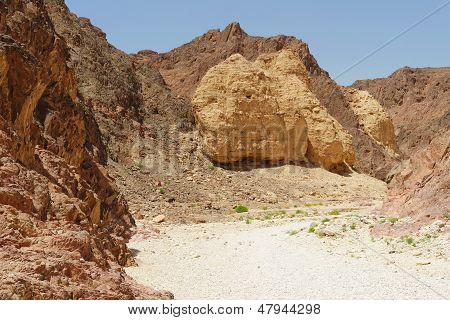 Malerische Felsen in der Wüste Schlucht, Israel