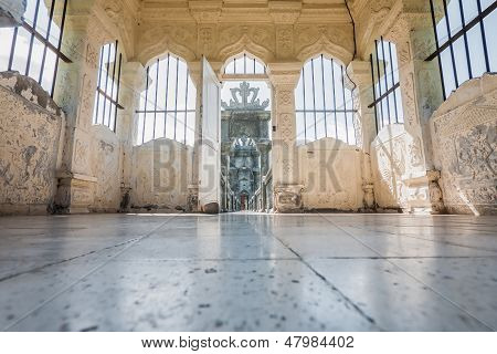Taman Ujung starý palác Hall