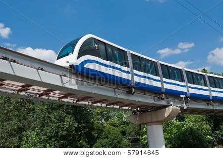 Monorail train