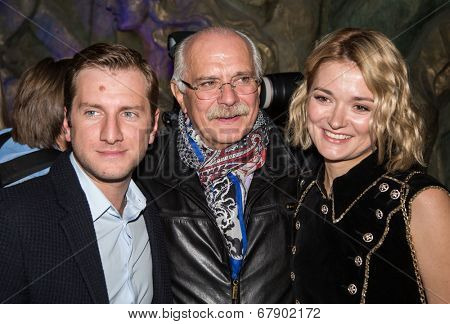 MOSCOW - JUNE, 26: R. Gigineishvili,  Nikita Mikhalkov, N. Mikhalkova. Ã?ÃÂÃ?ÃÂ¡harity  foundation Russian Siluet. Fashion show  at the Russian Academy of art . June 26, 2014 in Moscow, Russia