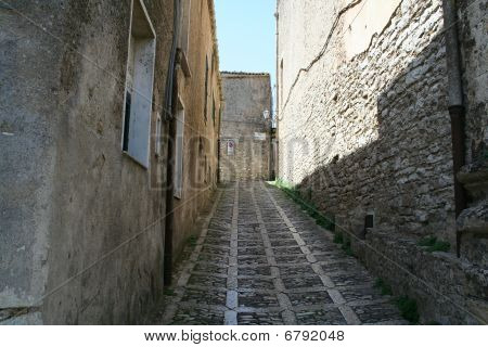 Uma rua de Erice
