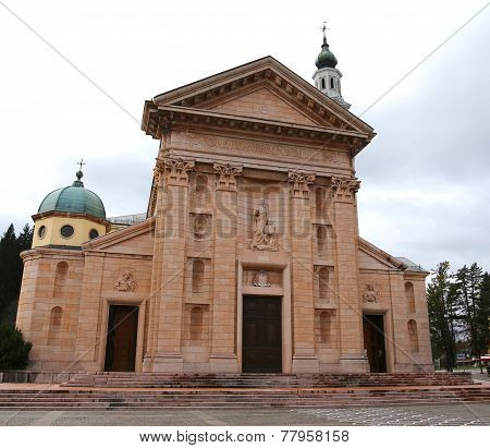 Cathedral  Of Asiago In Red And Pink Marble