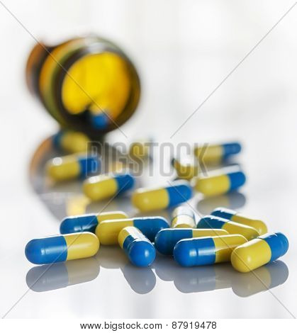 Scattered capsule