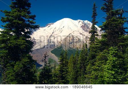 Mt Rainer from South entrance to Mt Rainier National Park