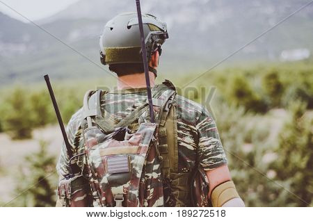 radio operator soldier portable communication transceiver pack