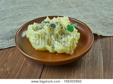 Mashed Potatoes With Poppy Seeds