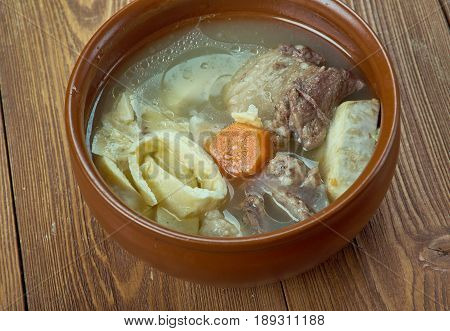Klassische Wiener Rindsuppe