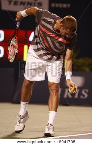 TORONTO-12 de agosto: Max Mirnyi e Mahesh Bhupathi jogam contra Robert Lindstedt e Horia Tecau em 