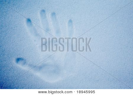 หิมะกับของที่เป็น handprint เสียงเย็น