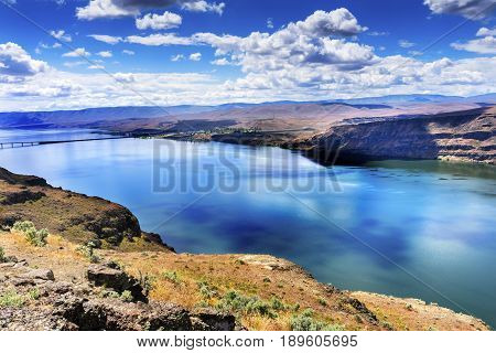 Wanapum Lake Colombia River Wild Horses Monument High Desert Vantage Washington