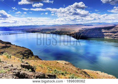 Wanapum Lake Colombia River Wild Horses Monument High Desert Vantage Washington