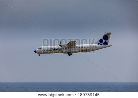 Arecife, Spain - April, 16 2017: Atr 72 Of Canariafly.es With The Registration Ec-izo Landing At Lan