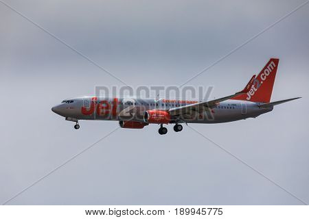 Arecife, Spain - April, 16 2017: Boeing 737-800 Of Jet2 With The Registration G-jzhg Landing At Lanz